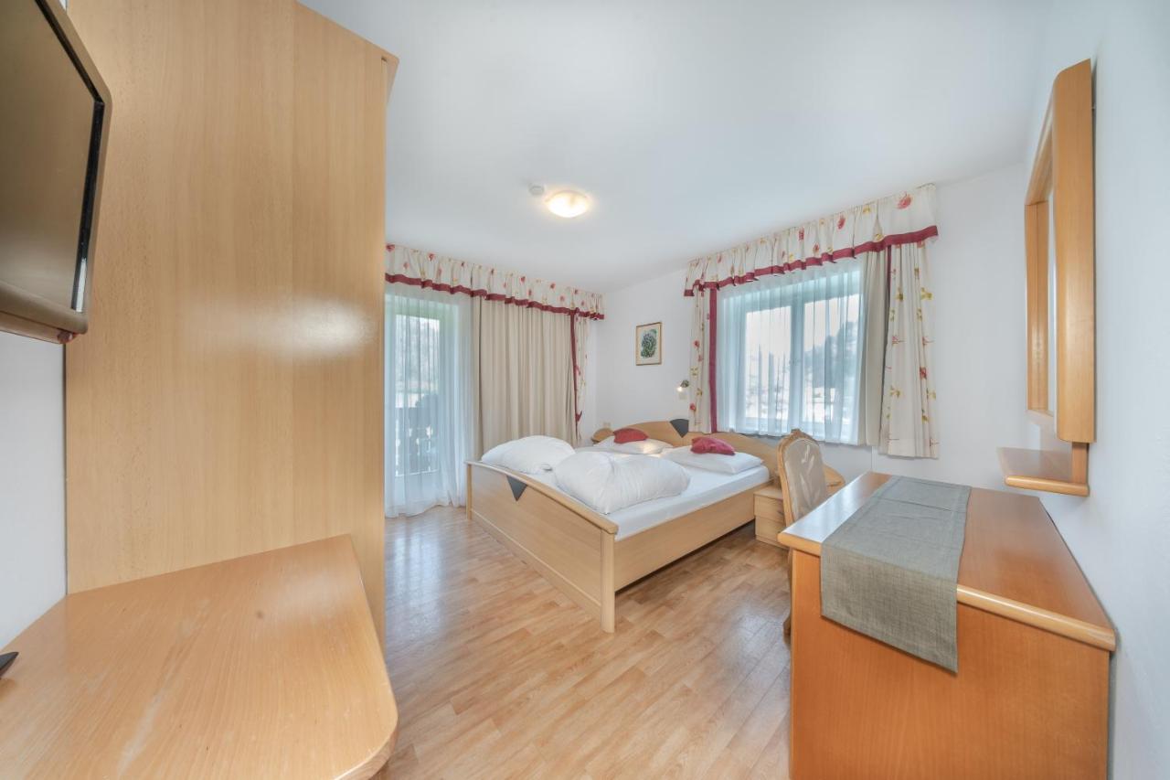 Garni Hotel Melissa カステルロット エクステリア 写真