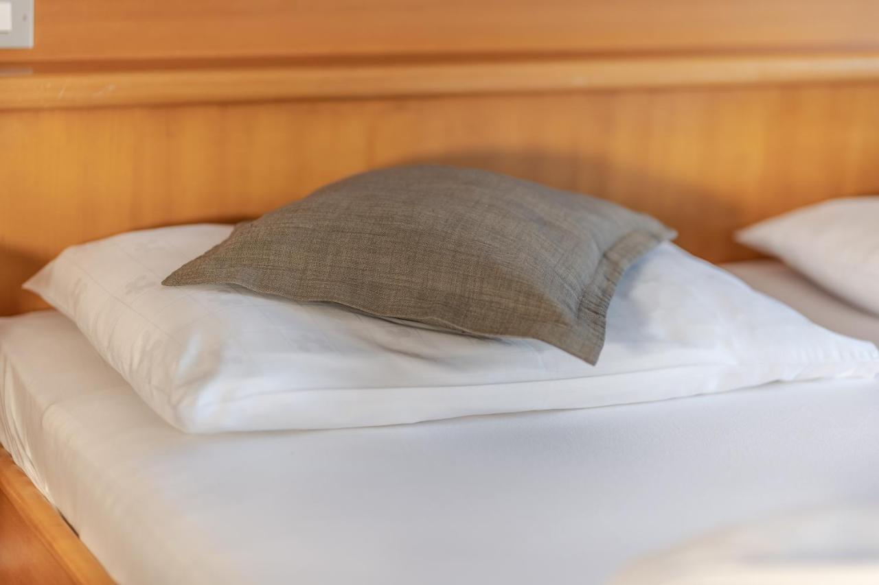 Garni Hotel Melissa カステルロット エクステリア 写真