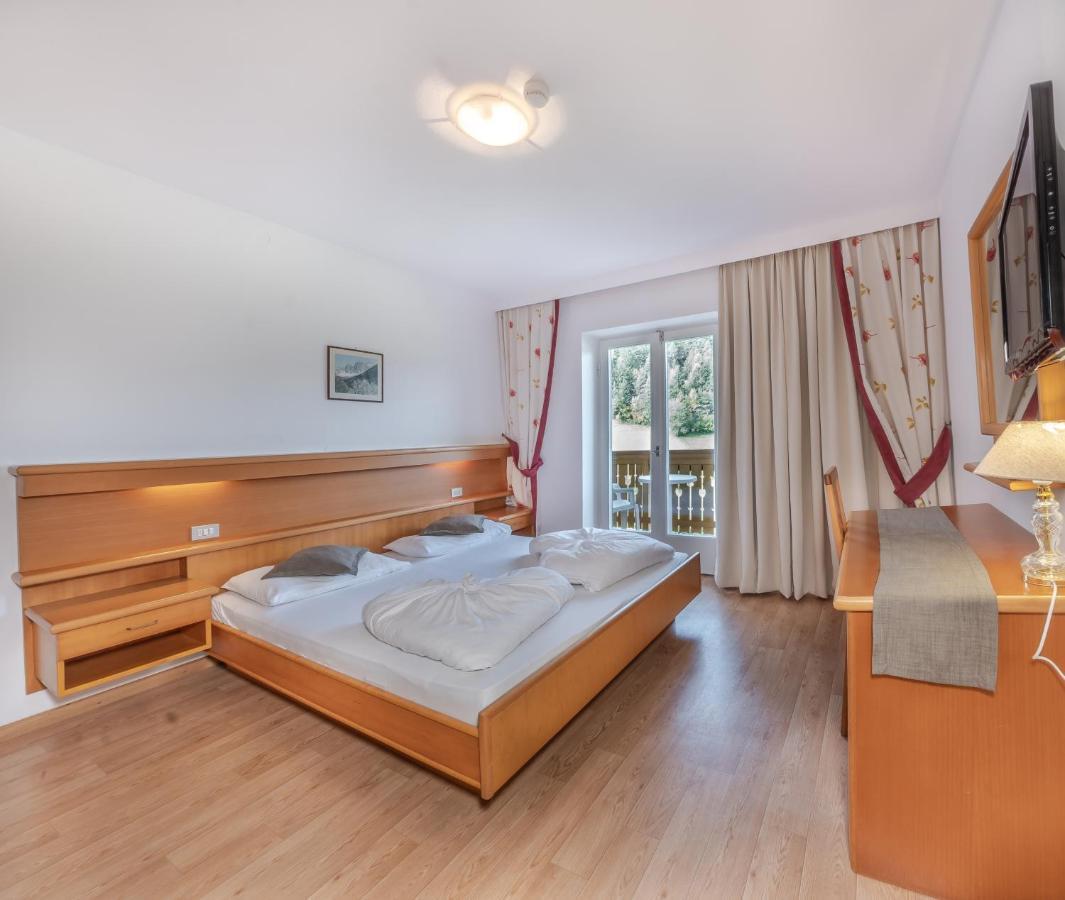 Garni Hotel Melissa カステルロット エクステリア 写真